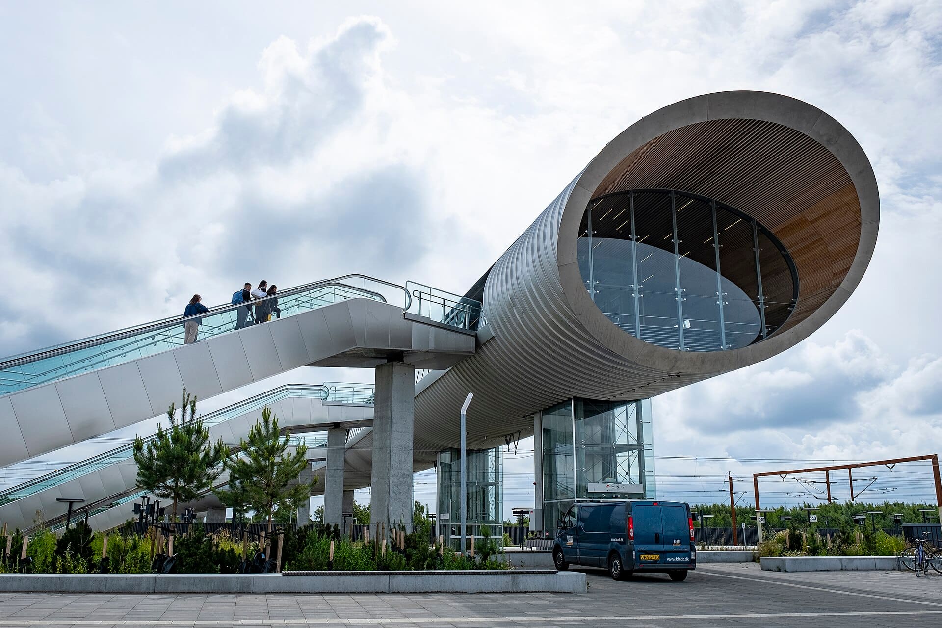 Public building façade project — Køge Nord Station footbridge (reference photo)